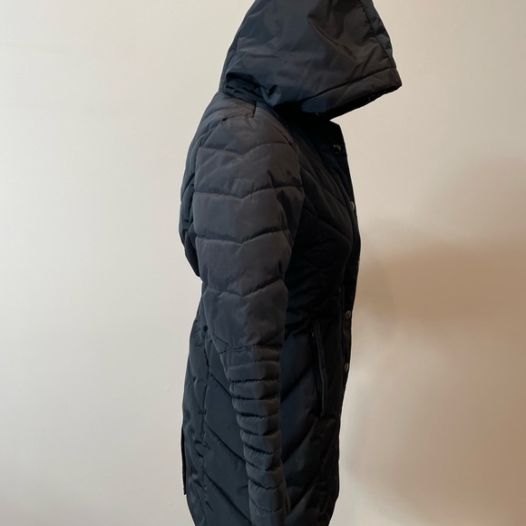 Children’s DKNY winter jacket size 6X. - Picture 5 of 6